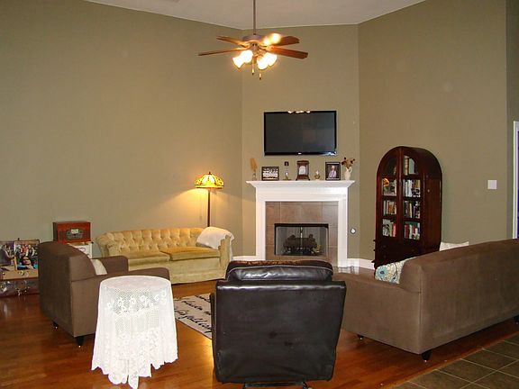 4th image of 6085 Majestic Ln