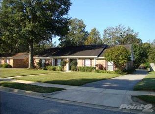 712 Oak Field Dr, Mobile, AL 36609