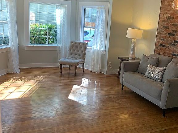 3rd image of 533 Encinal Ave