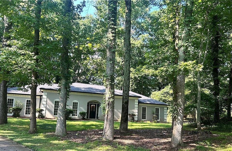 1st image of 2705 Kenwood Ct