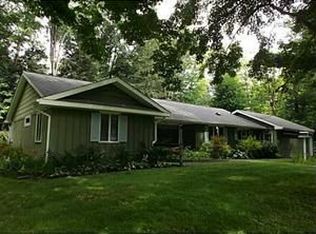 17 Charlotte Ave, Orchard Park, NY 14075