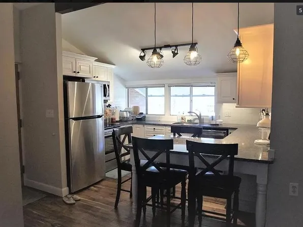 7 Longwood Dr, Andover, MA 01810