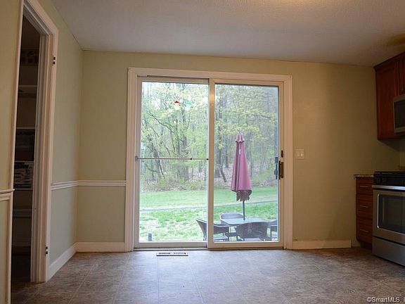 3rd image of 9 Boxwood Ln #9