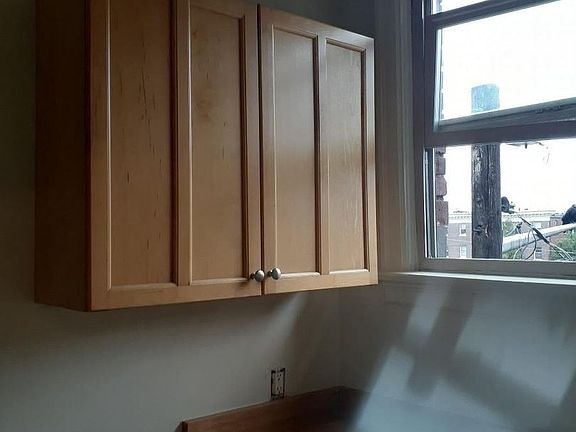 5th image of 1323 E Pine St Unit 309