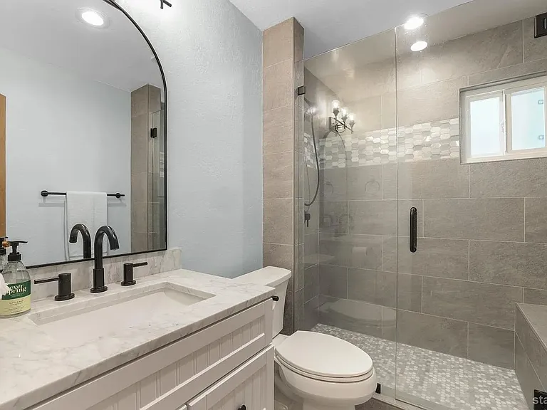 1843 Brule St — Photo 14