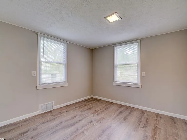357 Erie Rd — Photo 12