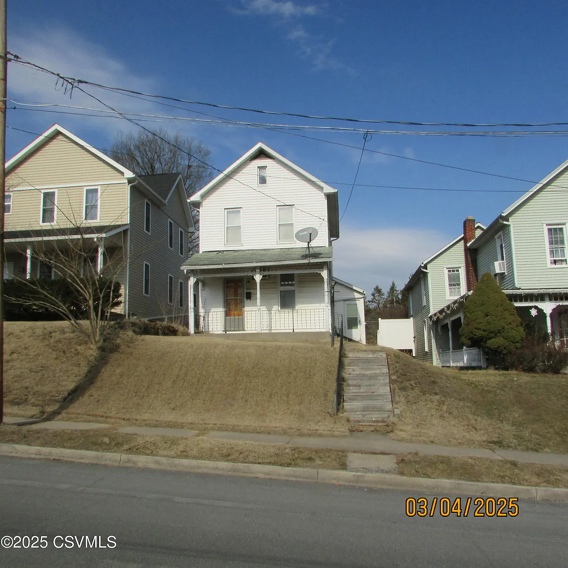 162 Hanover St photo 1