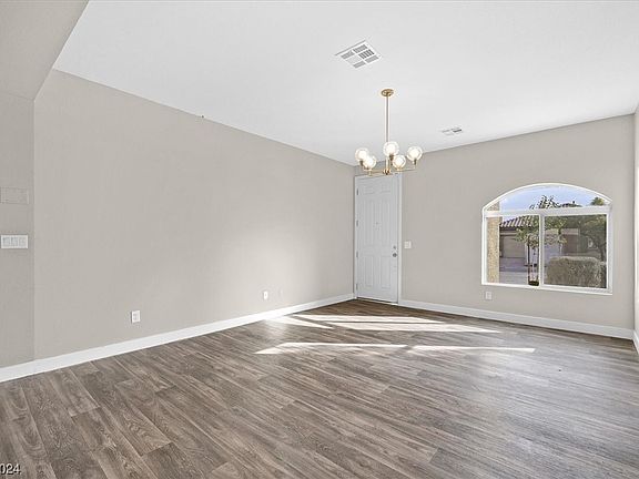 3rd image of 330 Caneflower Ct