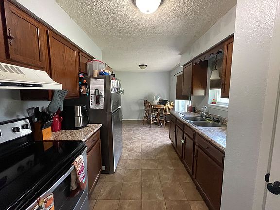 4th image of 814 Westview Dr