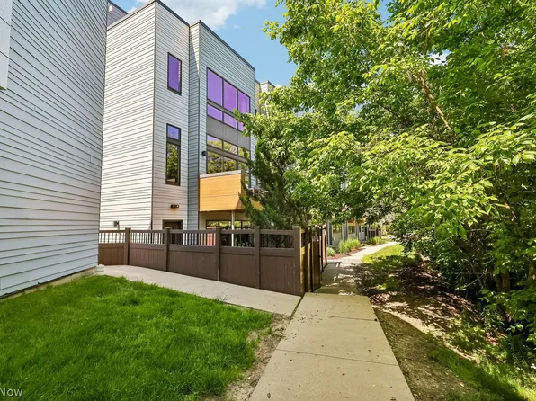 18875 Riversouth Ter Unit 27, Fairview Park, OH 44126
