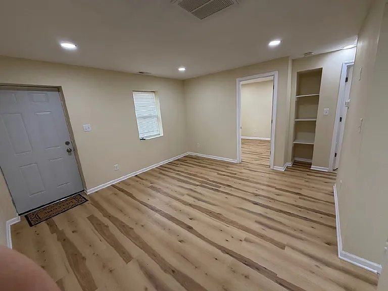 2306 Vermont St — Photo 13