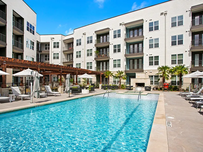 Overture Mueller - 55+ Active Adult Apartment Homes — Photo 13