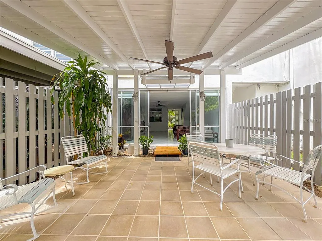 2 bed, 1.5 bath, 1110 sqft, $2,300 — Photo 3