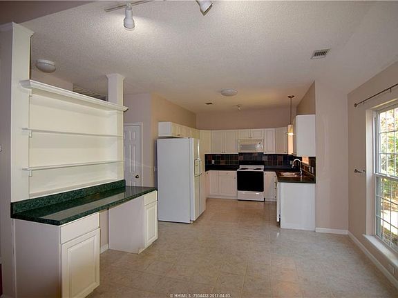 5th image of 44 Monticello Dr