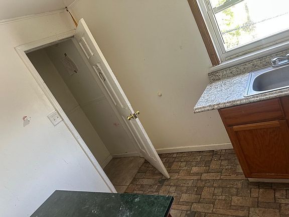 5th image of 1000 W Market St #2