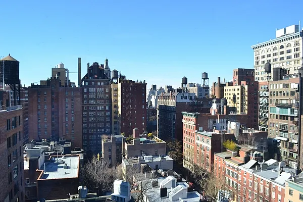 Sold by Level Group | media 9