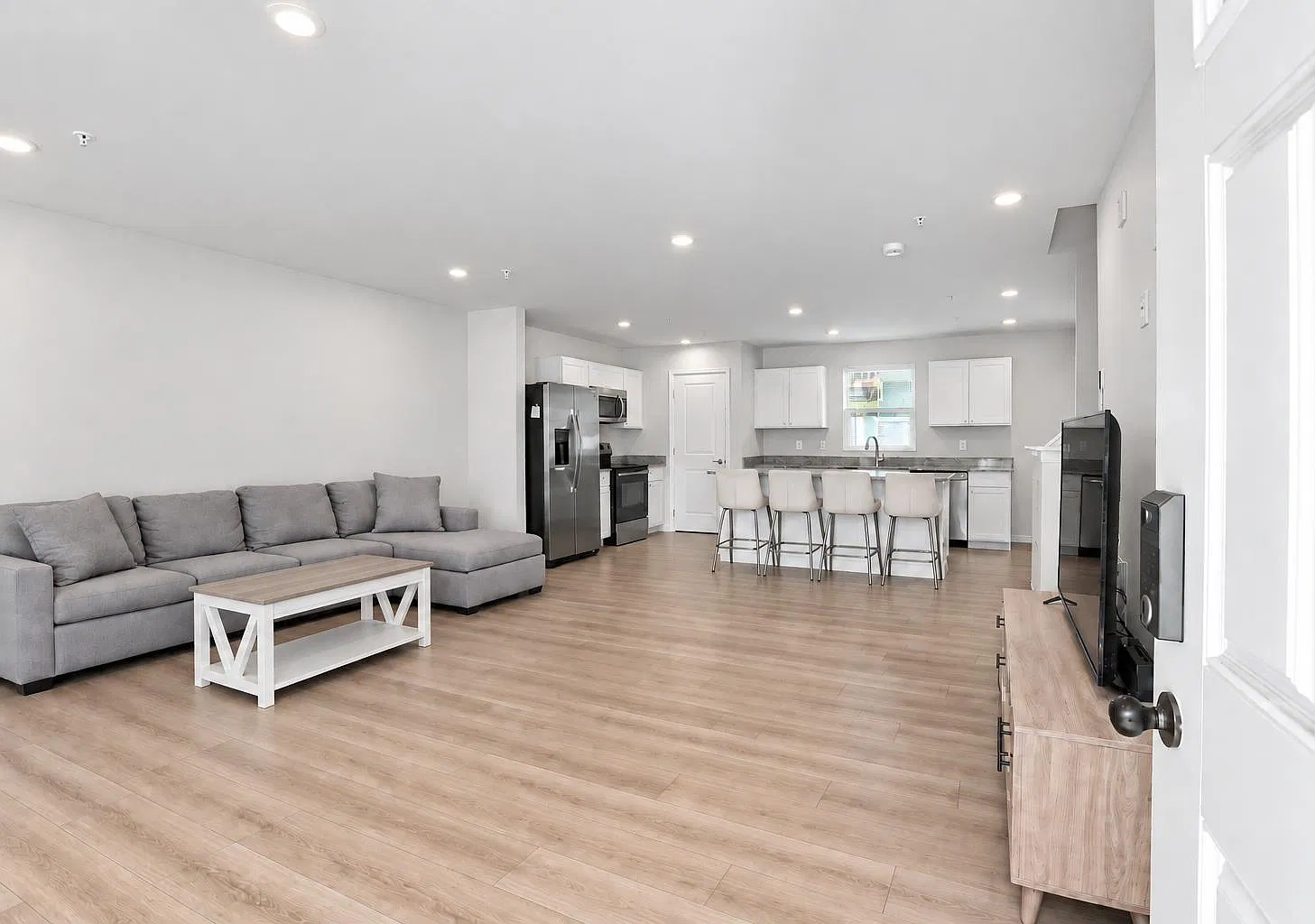 1107 Shumi Ct — Photo 4