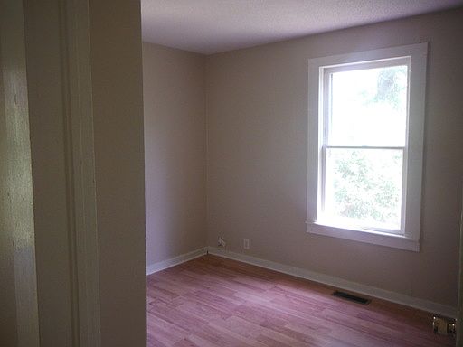 3rd image of 3023 Mayfield Dr #&-3025