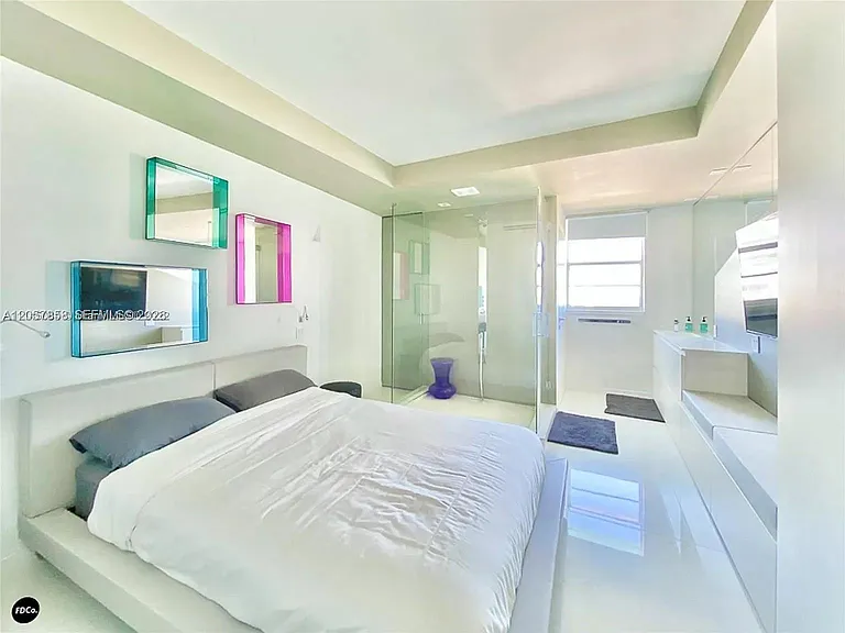 5255 Collins Ave #9E — Photo 30