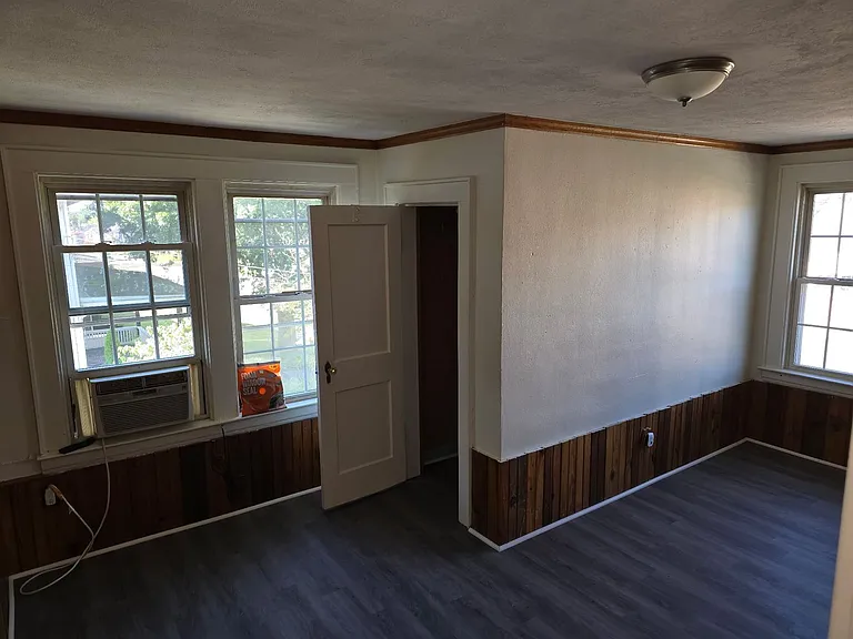 2118 Liberty St — Photo 10