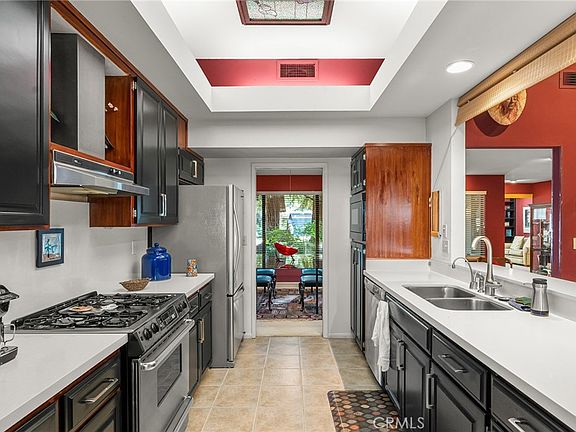 4th image of 333 Stonebridge Dr