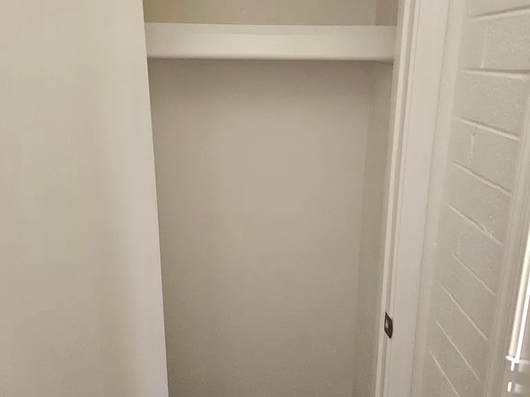 521 E Bethany Home Rd — Photo 11