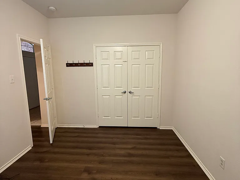 1152 Sunderland Ln — Photo 14