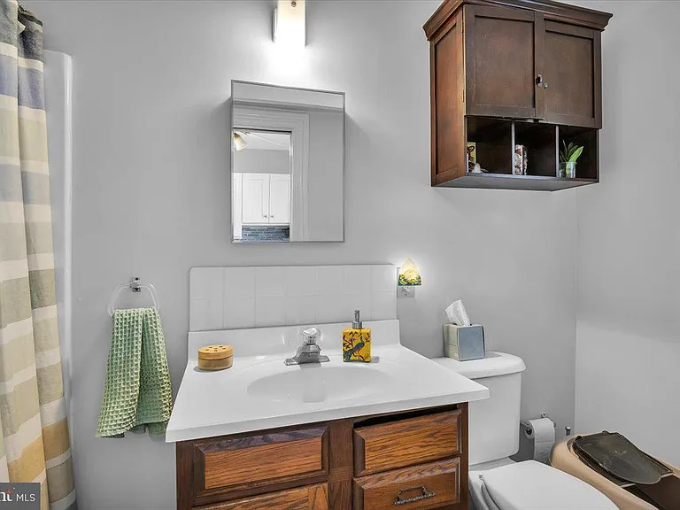16 Lincoln Ave #4 — Photo 16