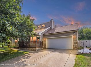 6606 S Forest Hill Rd, Saint Johns, MI 48879