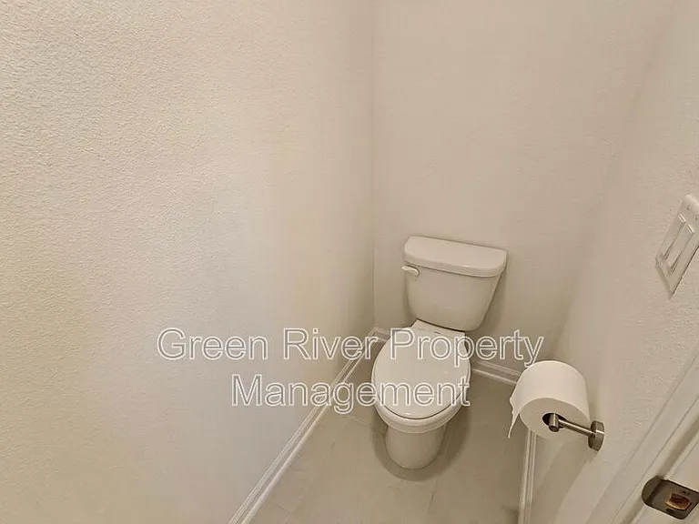 5724 Lagoon Cruise Way — Photo 40