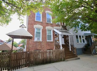 729 W 16th St, Chicago, IL 60616