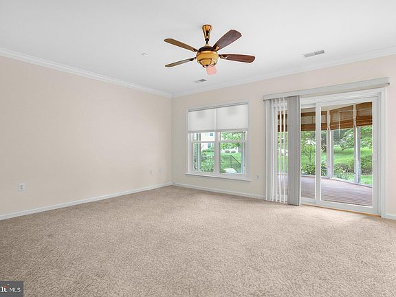 5th image of 363 Bridgewater Cir