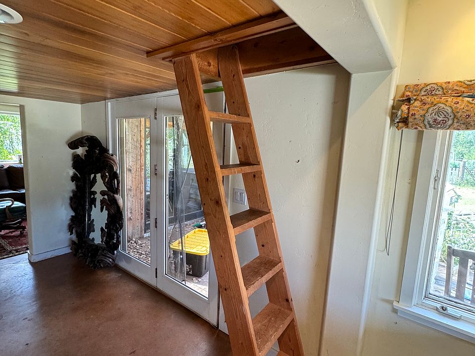 stairs to the loft