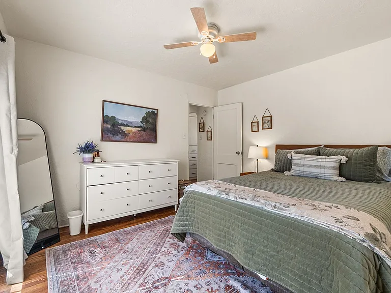 2210 Broadway Blvd NE — Photo 15