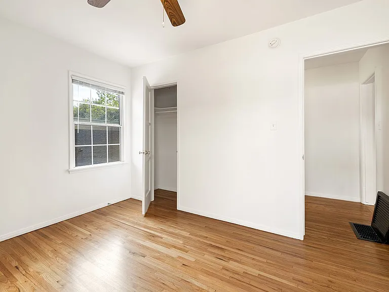 10820-10822 Bloomfield St — Photo 14