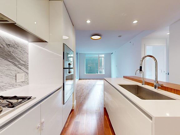 5th image of 7428 Alberta St #208