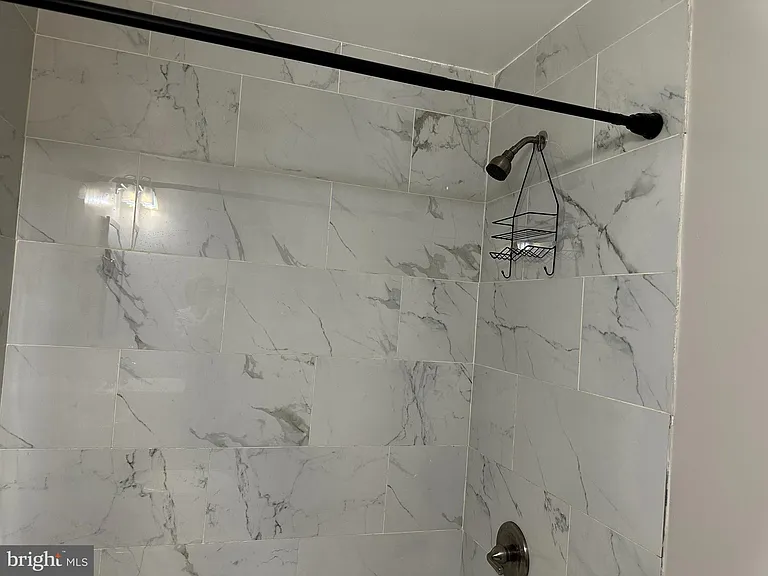 6723 Averett Ct — Photo 17