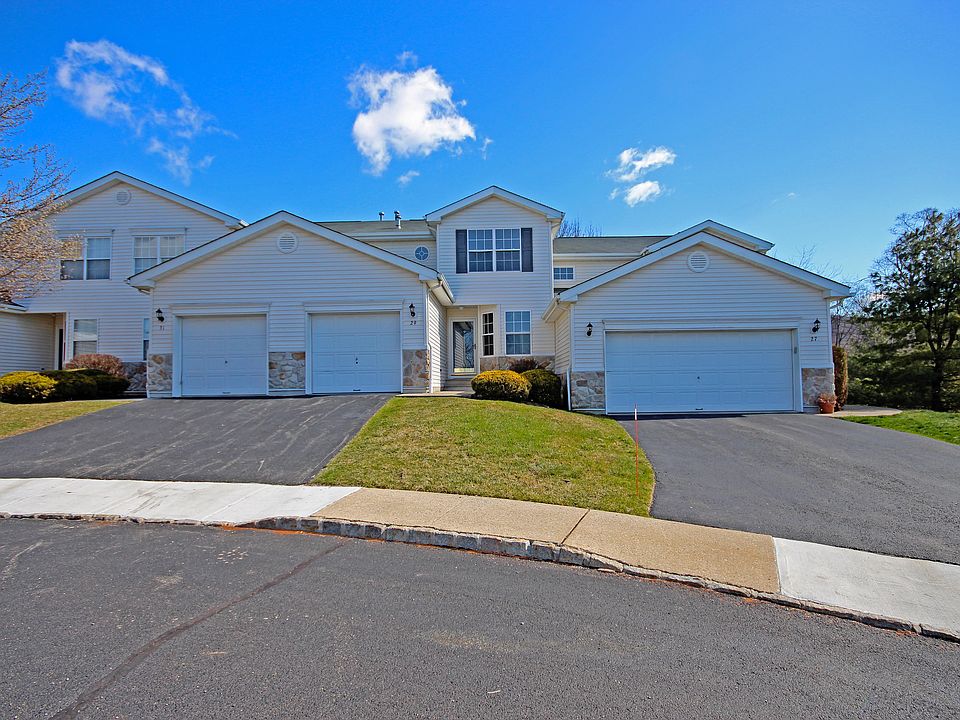 1st image of 29 Lakeview Dr #2011