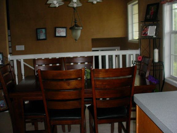 4th image of 130 Rosewood Dr SE
