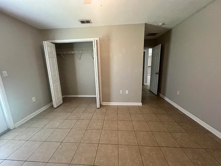 2633 Mission Rd — Photo 12