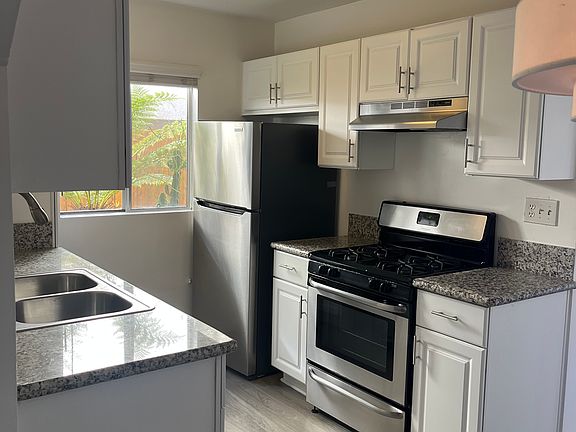 4th image of 1343 Carmelina Ave APT 10