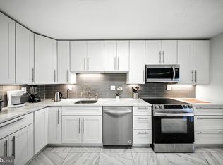 203 Yoakum Pkwy APT 804, Alexandria, VA 22304