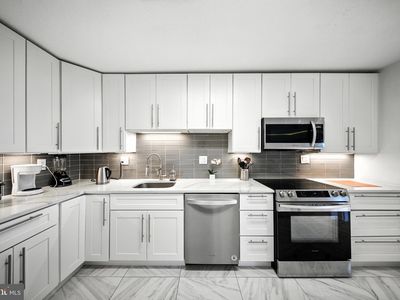 203 Yoakum Pkwy APT 804, Alexandria, VA, 22304
