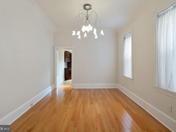 4th image of 1010 N Monroe St