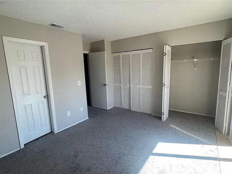 202 Watts Ln #D — Photo 7