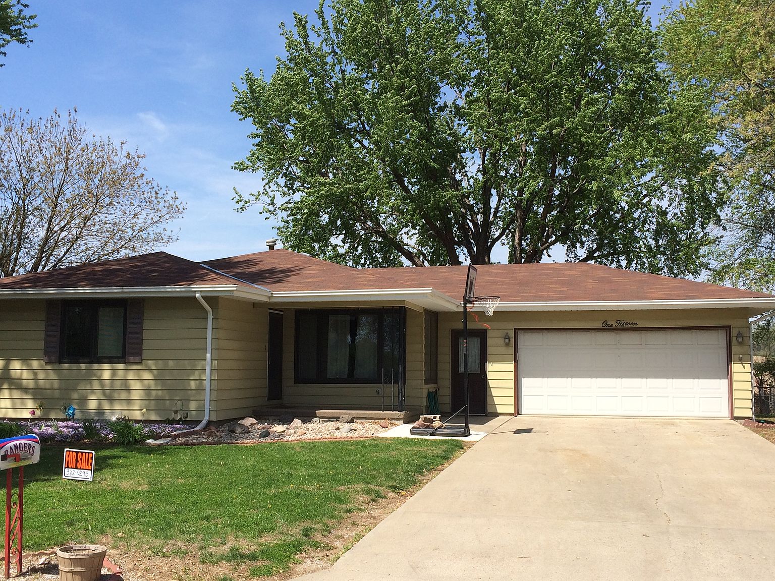 115 Center St, Hamburg, IA 51640 Zillow
