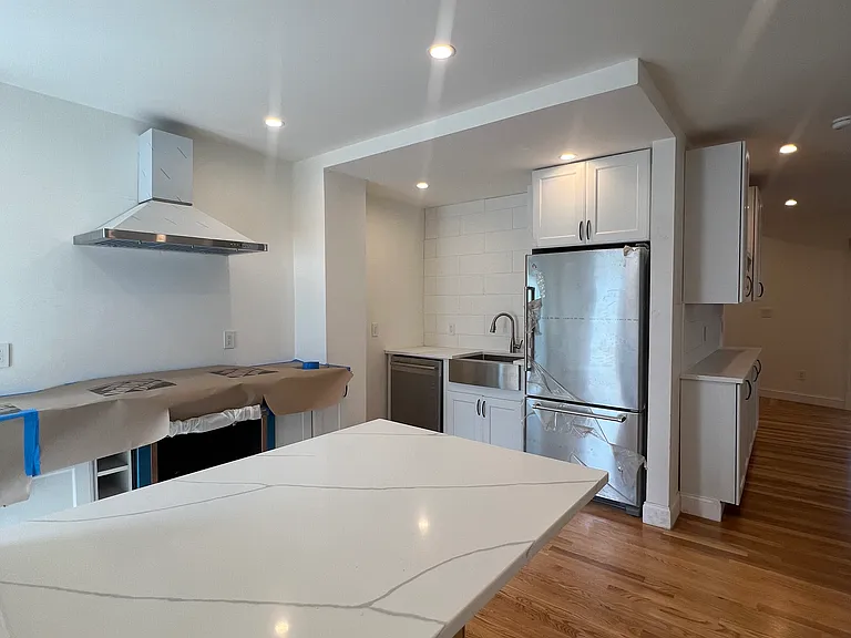 491 E 6th St #2 — Photo 2