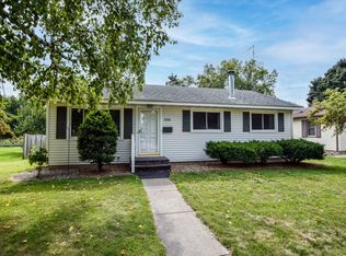 1026 6th St, Baraboo, WI 53913