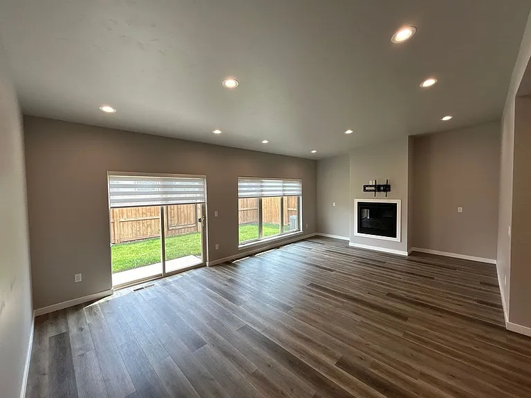 3674 SW Badger Ave — Photo 7