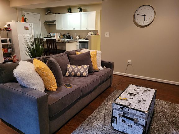 5th image of 2039 S Langley St Unit B